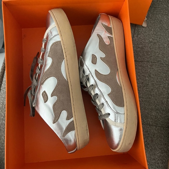 GAMIN DOPAMINE SLIDE-ON SLIP-ON SILVER TAUPE SNEAKER W/FLAME SIZE 8 - Picture 4 of 7